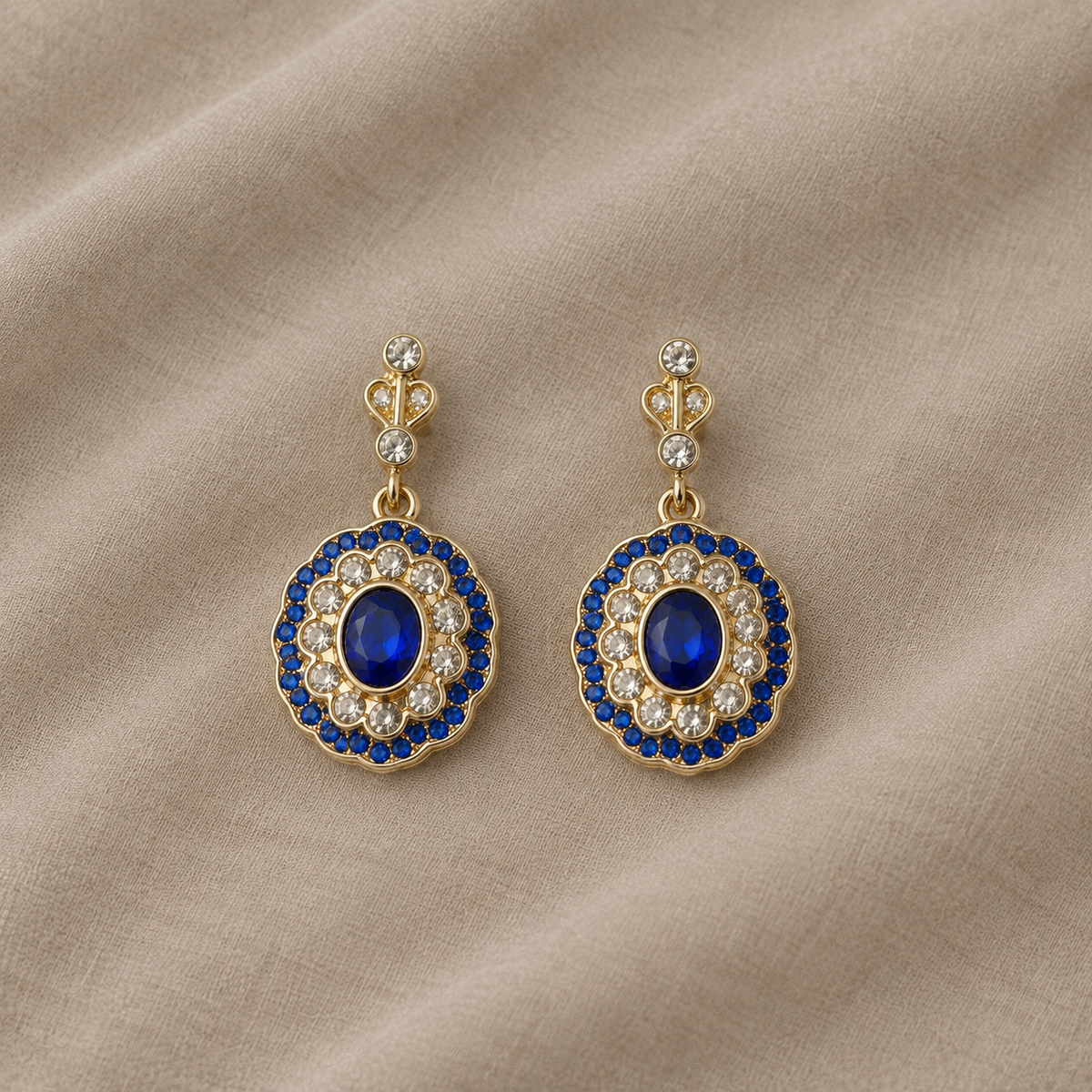 Iconico orecchino a mandala con cristallo blu