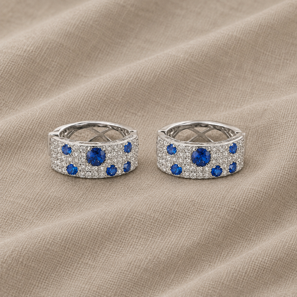 Orecchini a Cerchio Iconici con Zirconia Blu