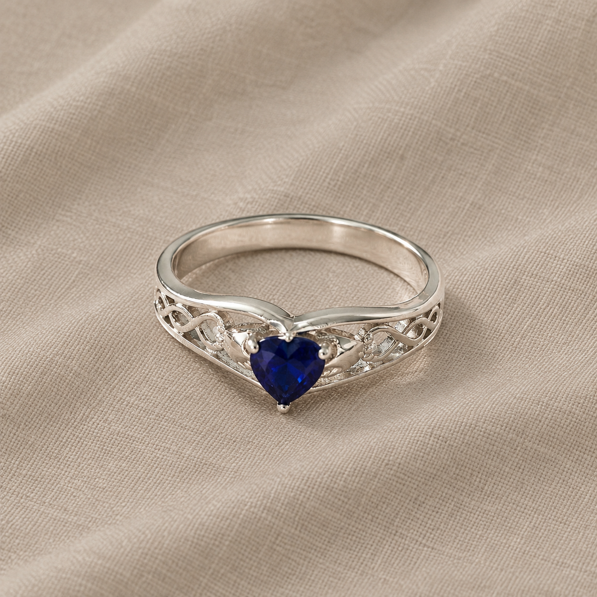 Anello Cuore in Argento Blu