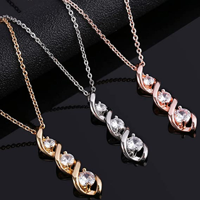 Collana in oro bianco con pendente a forma di infinito e zirconi