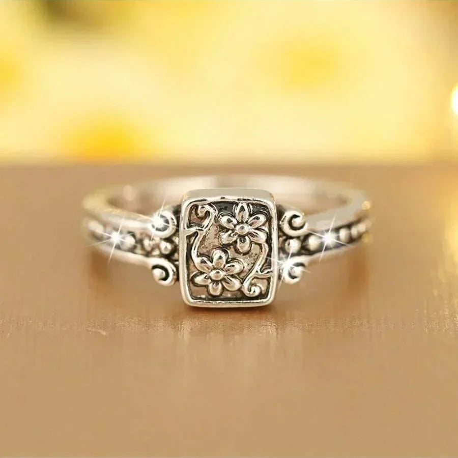 Anello Vintage Boho con Fiore Intagliato