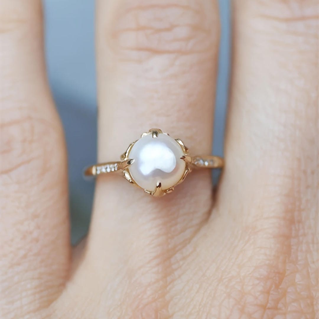 Anello Accento con Perla d'Acqua Dolce Intrecciata