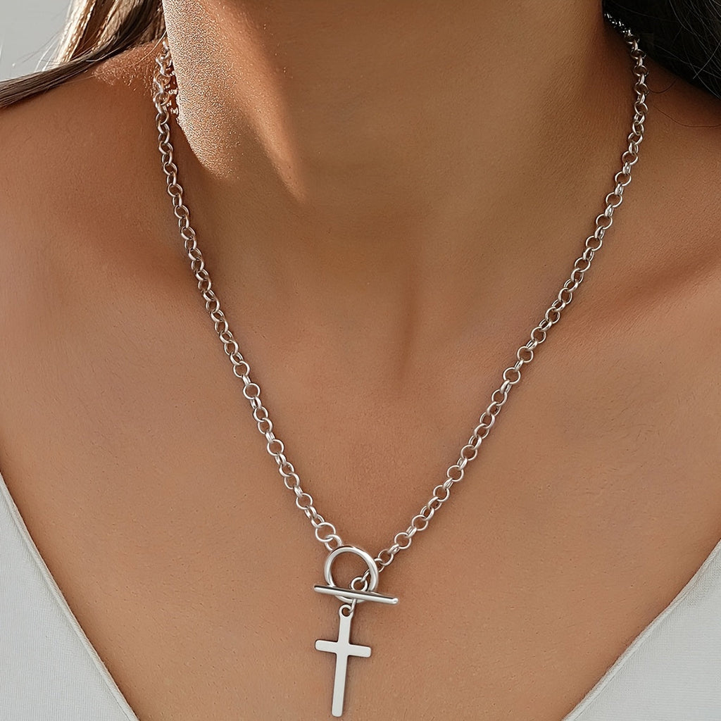 Collana alla Moda con Chiusura Toggle in Oro Bianco e Pendente a Croce