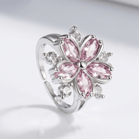 ANELLO REGOLABILE IN CRISTALLO CON FIORI DI CILIEGIO ROSA