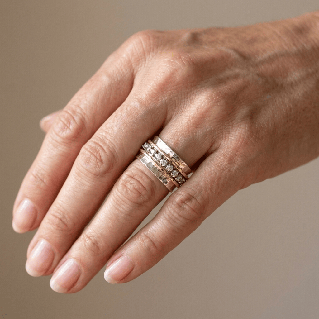 Sera™ - Anello Girevole Serenity in Zirconia