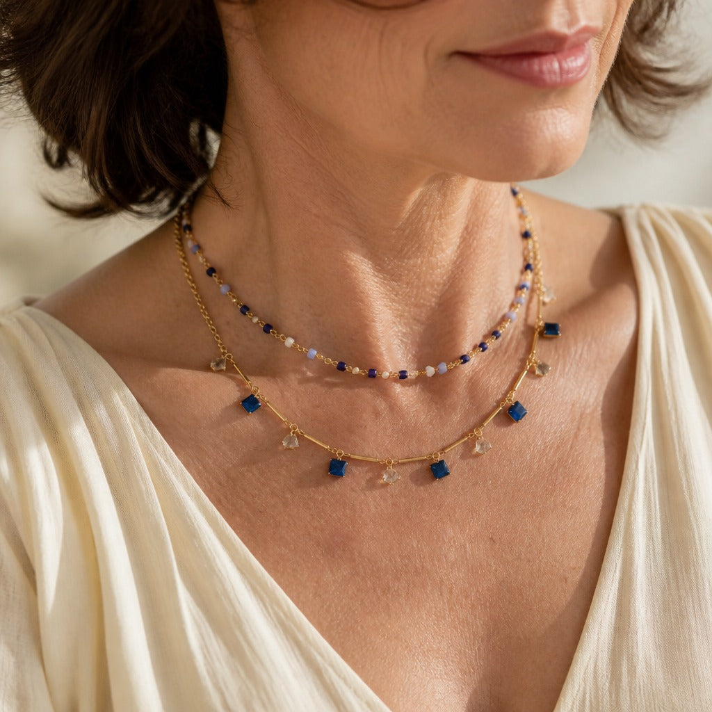 Collana a Due Strati con Perle e Design Geometrico