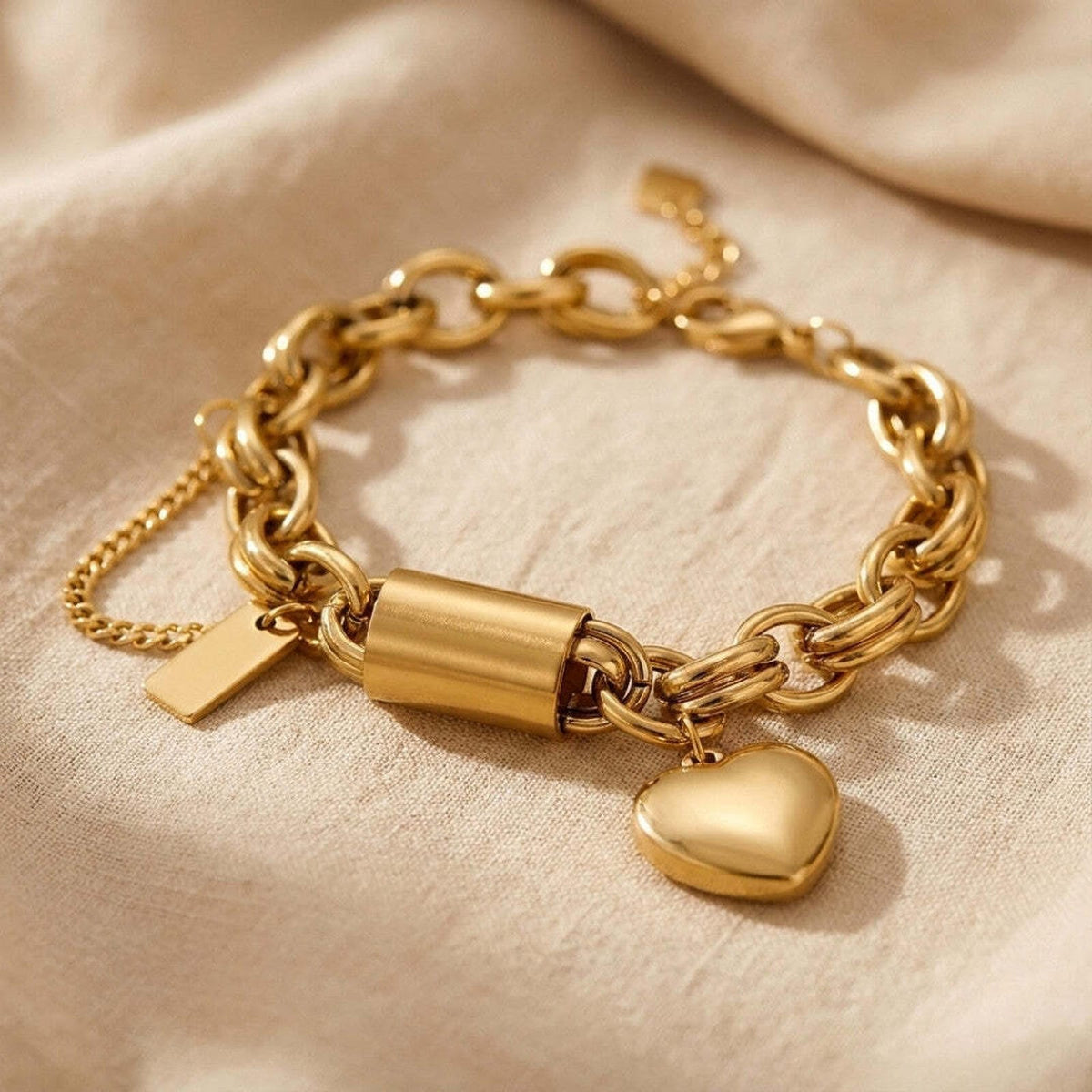 Bracciale a Catena con Charm a Cuore Dorato