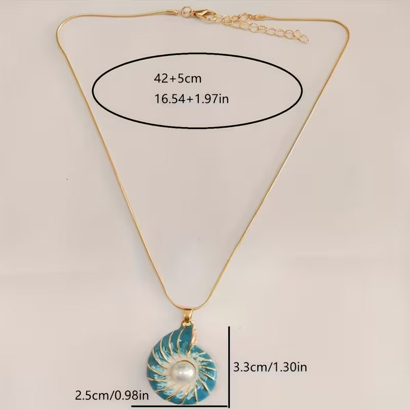 Collana con pendente a forma di conchiglia di perla