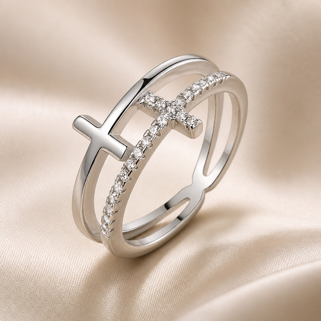 Doppio Strato: Anello in Oro Bianco con Croce in Zirconia