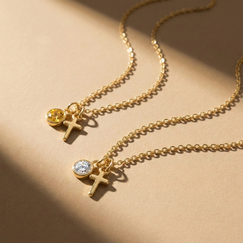 Serafina™ - Collana a Croce con Pietra Nascosta