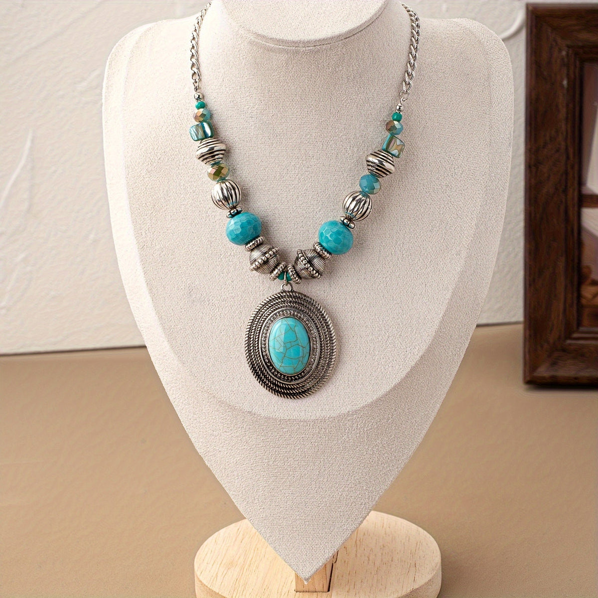 Collana Pendente Ovale in Turchese con Perline