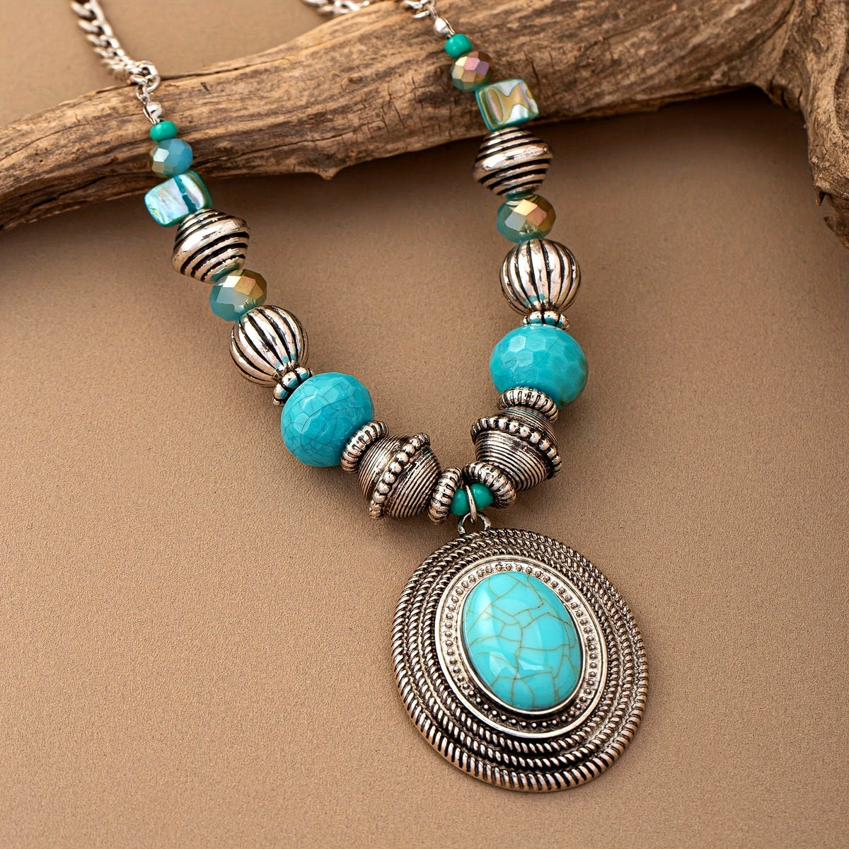 Collana Pendente Ovale in Turchese con Perline