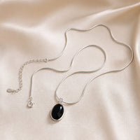 Raffinata collana ovale in oro bianco