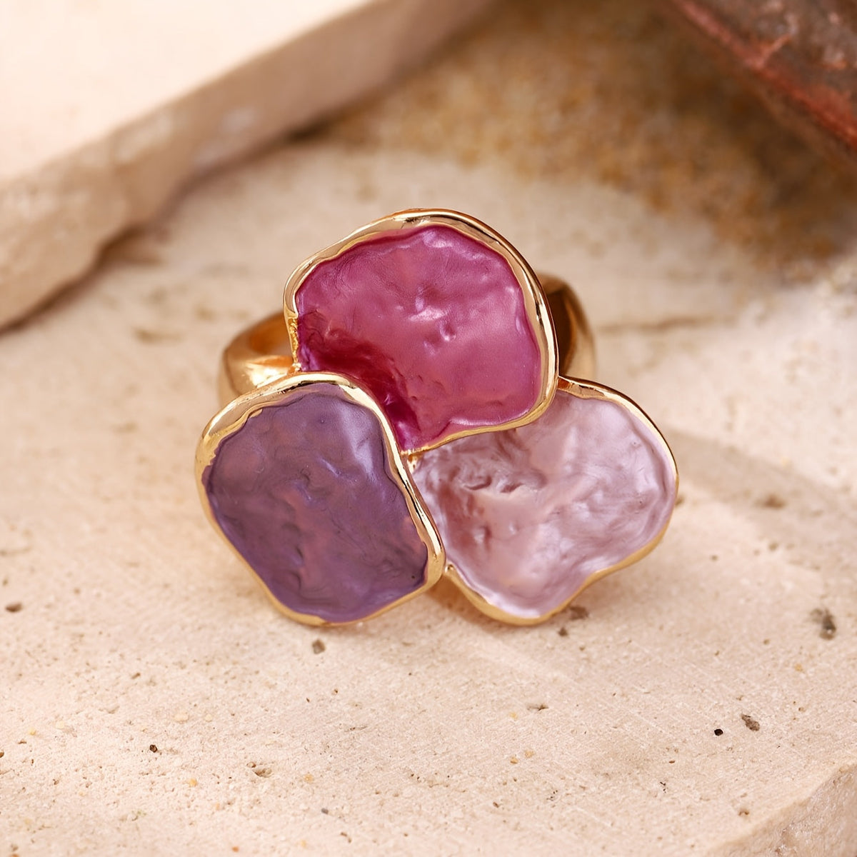 Anello Quadrato Irregolare in Smalto Bohemien