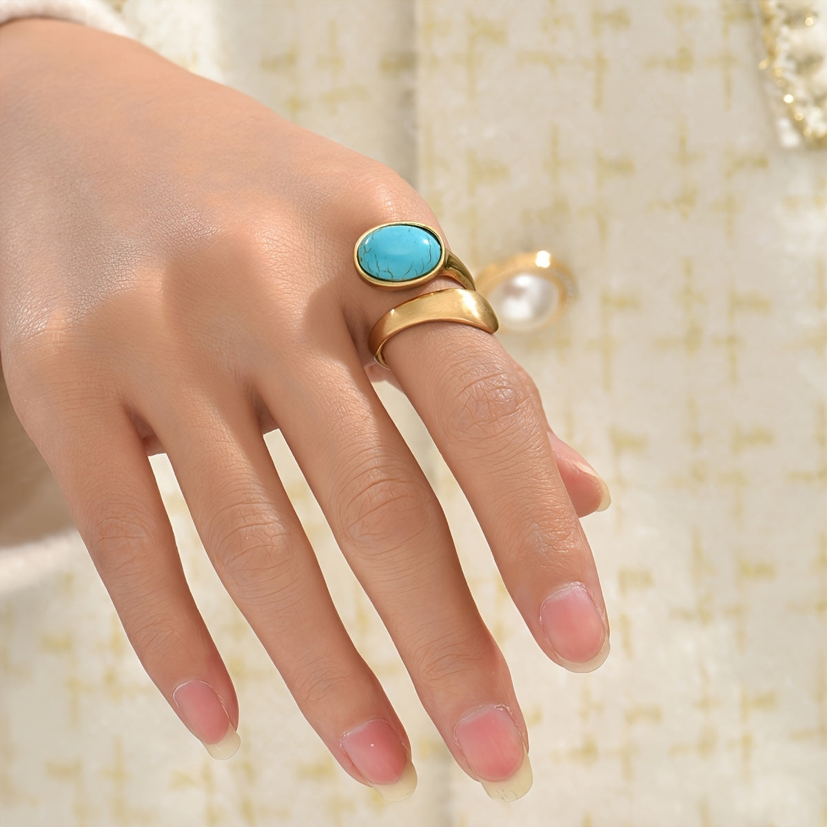 Anello a fascia aperta in oro placcato con turchese bohemien