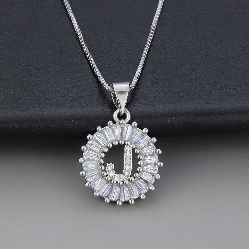 Collana in oro bianco con iniziale "Z" e zirconi