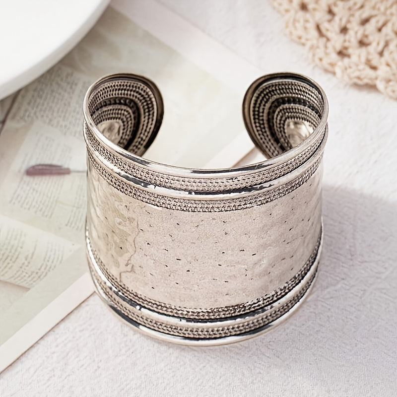 Bracciale a Cuffia Largo in Argento Placcato Hammered Vintage Boho