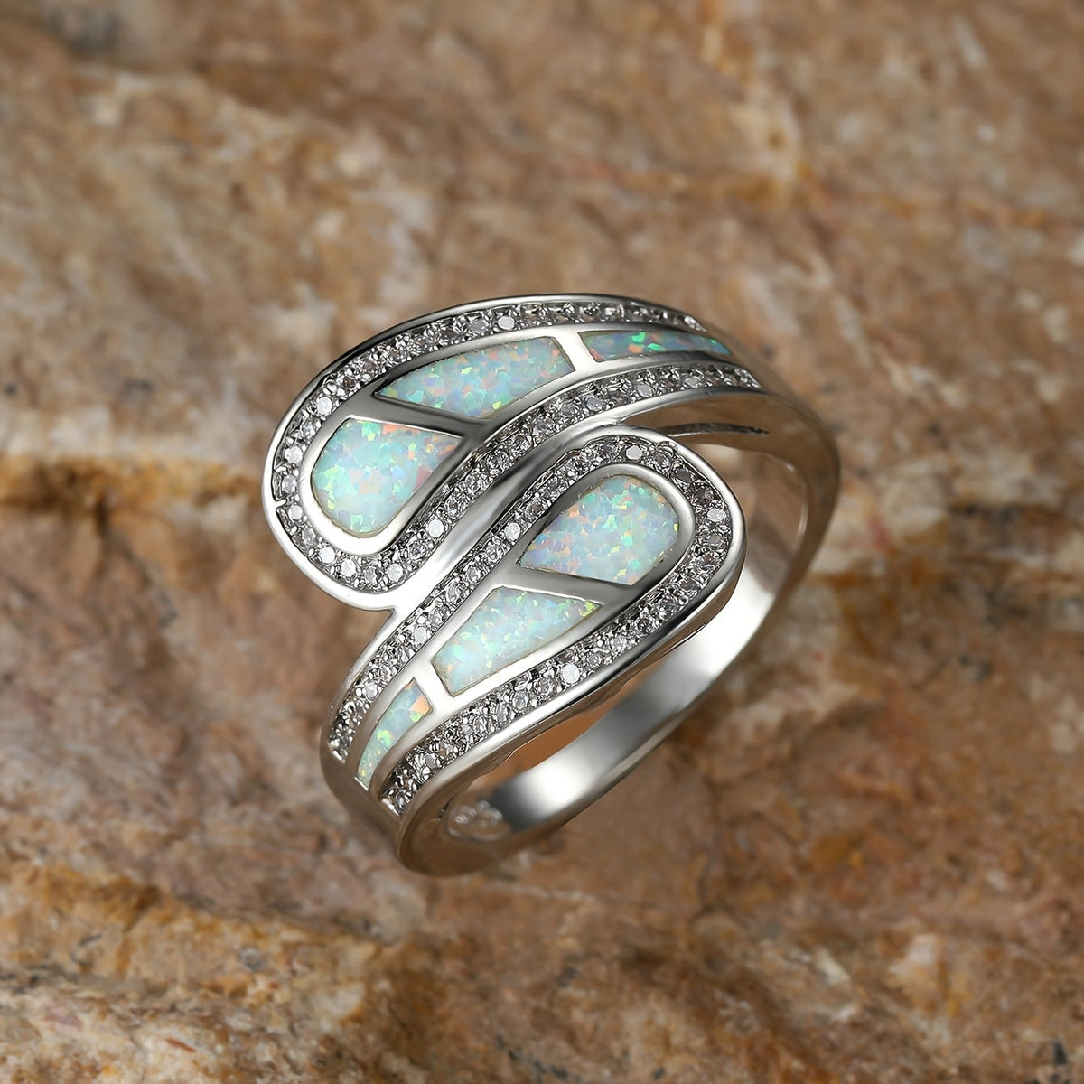 Anello Vintage Boho in Pietra Opale Bianca