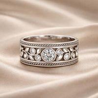 Elegante anello in oro bianco con zirconia