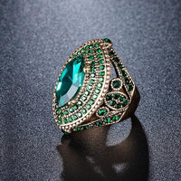 Magenta™ - Emerald Regent Ring Gold