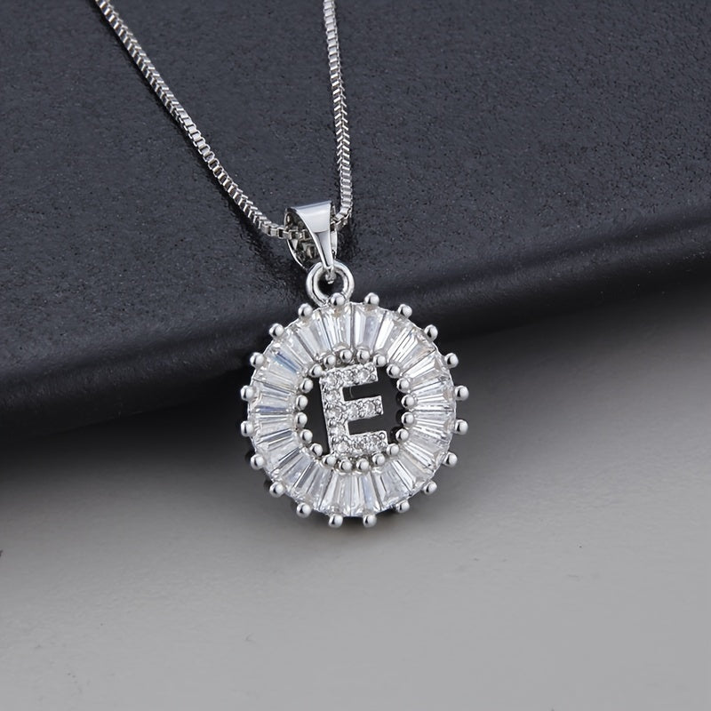 Collana in oro bianco con iniziale "Z" e zirconi