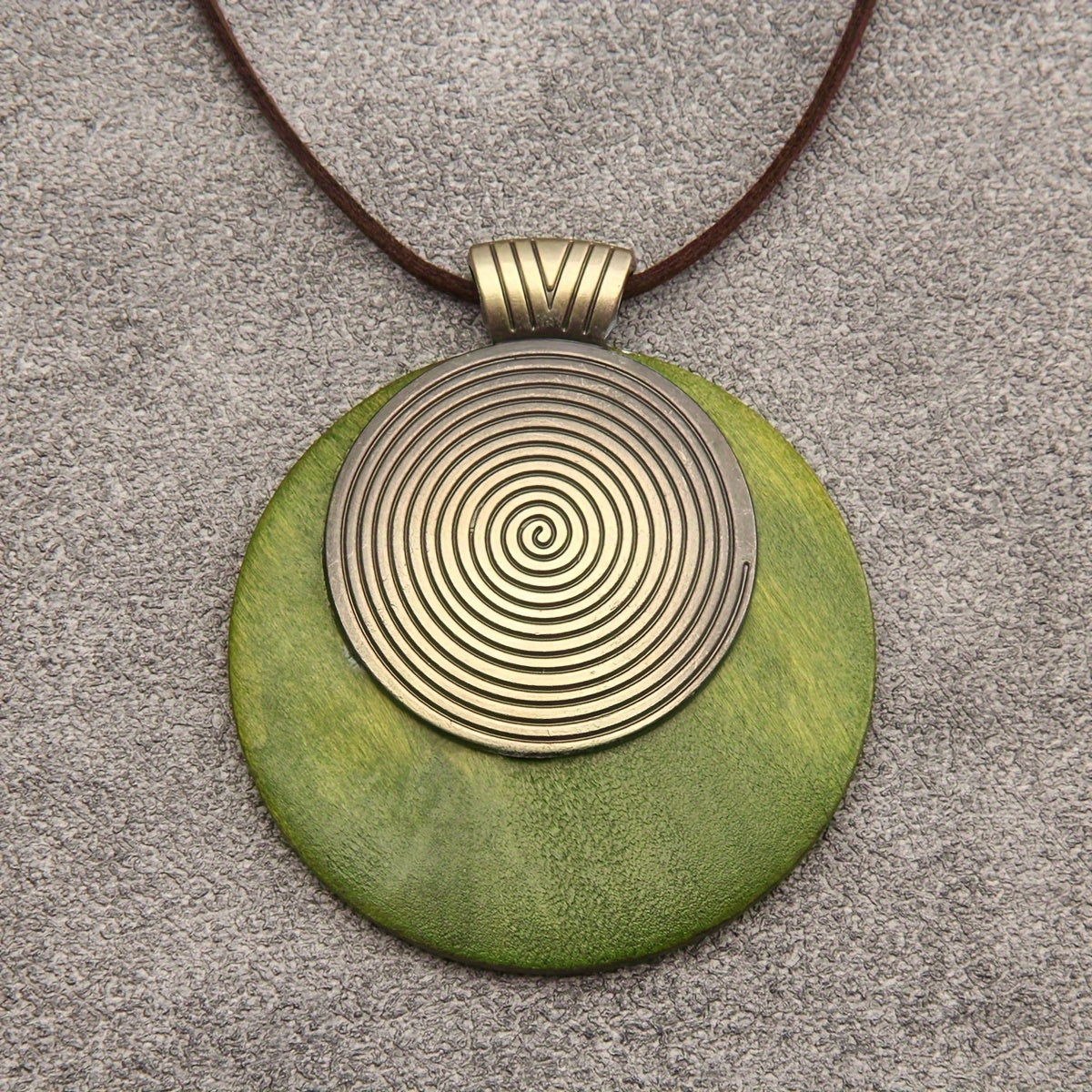Collana Lunga con Pendente Medaglione Spirale Bohemien Retro