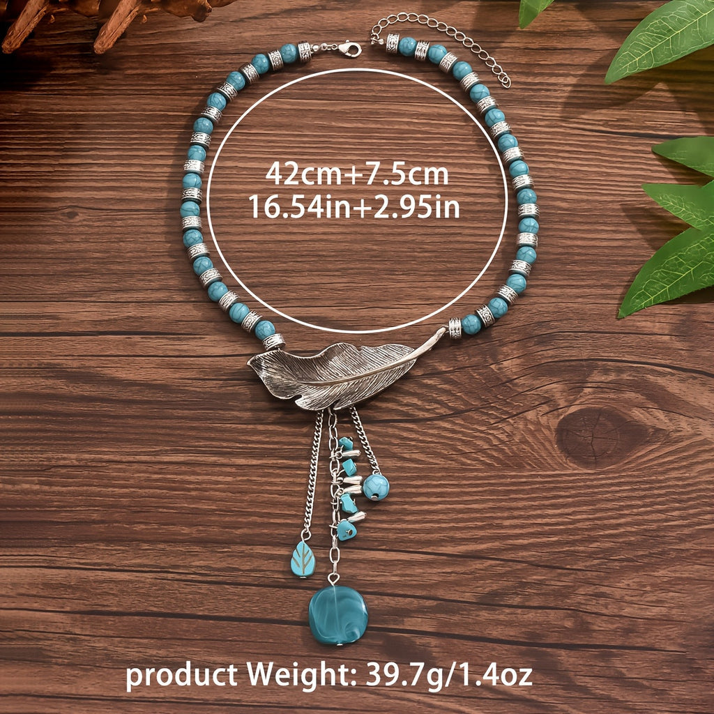 Collana con pendente a foglia in perline turchesi vintage