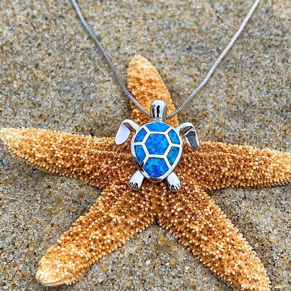 Collana e Orecchini a Tema Tartaruga Marina in Opale e Argento