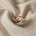 Anello Promessa con Accento di Fiori di Perla