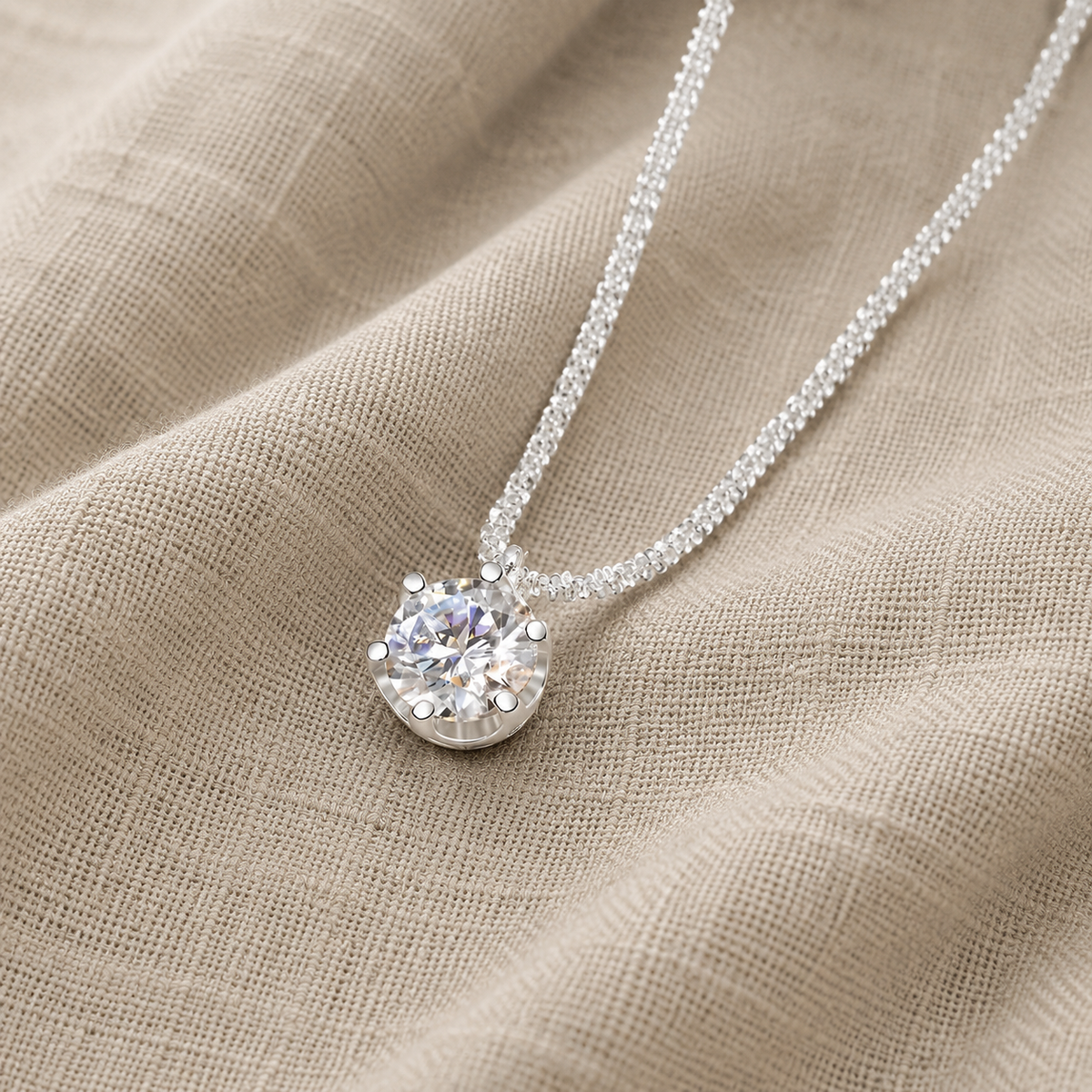 Collana Eternal con zirconi e oro bianco