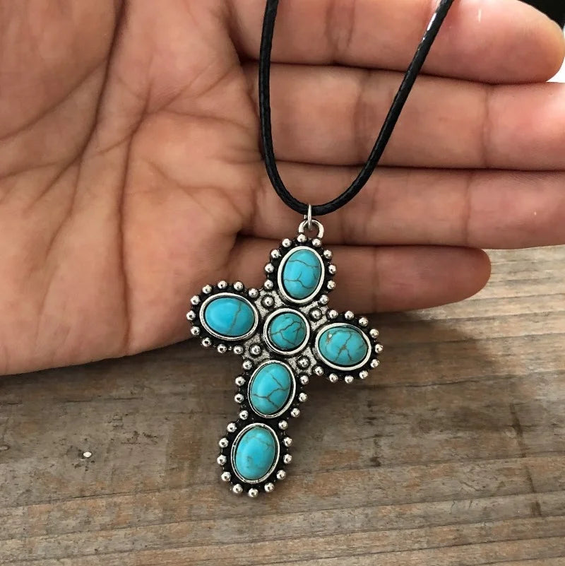Collana con Pendente a Croce Turchese in Argento Retro