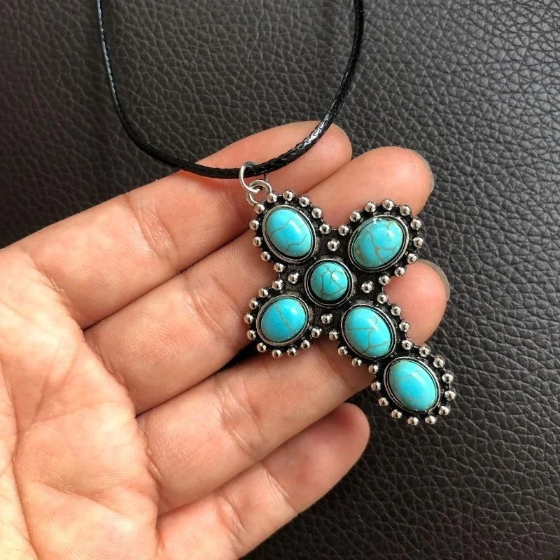 Collana con Pendente a Croce Turchese in Argento Retro