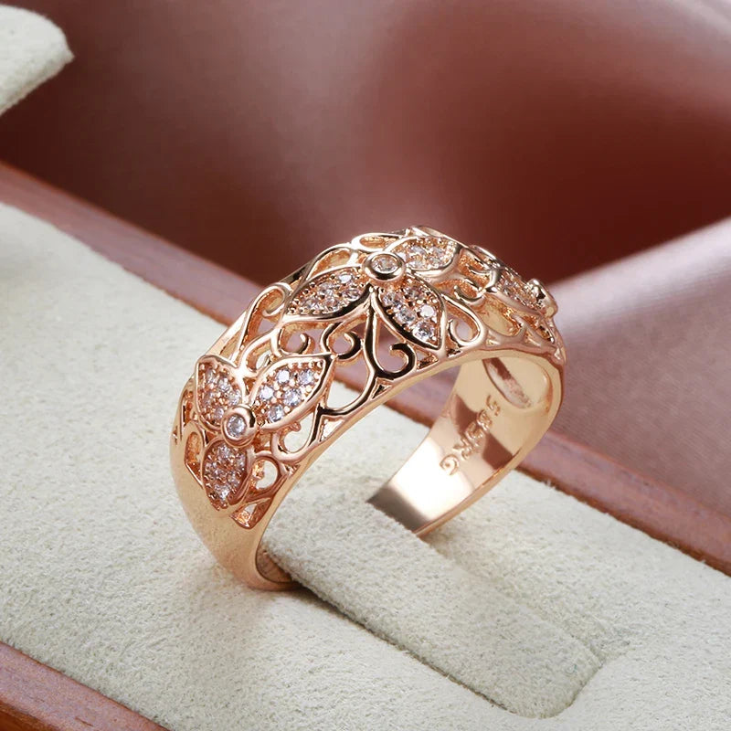 Anello con fiori in zirconia brillante