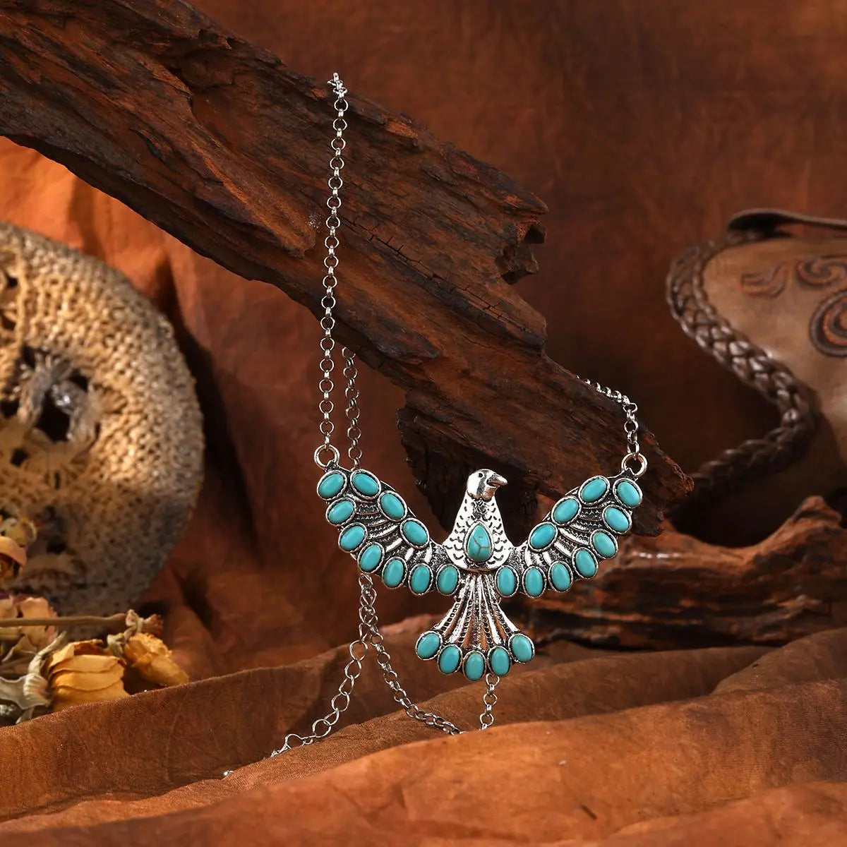 Collana con pendente ad aquila in turchese in stile bohemien sud-occidentale