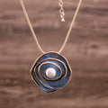 Collana di Perle Blu Eleganza