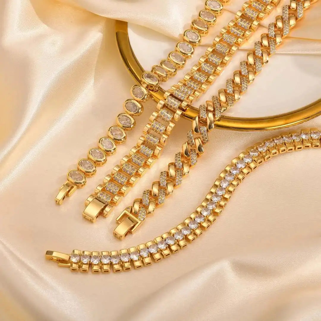 Set di Bracciali Chunky Regolabili in Cubic Zirconia Dorata