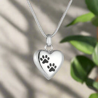 Collana in Memoria per Animali Domestici – Pendente a Forma di Cuore con Incisione di Zampa