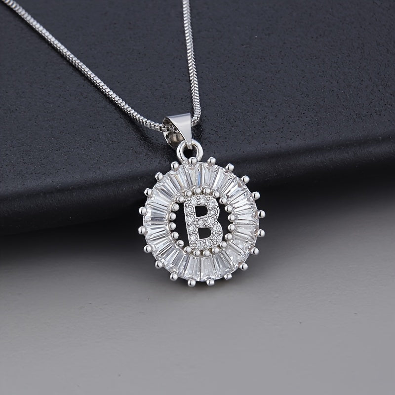 Collana in oro bianco con iniziale "Z" e zirconi
