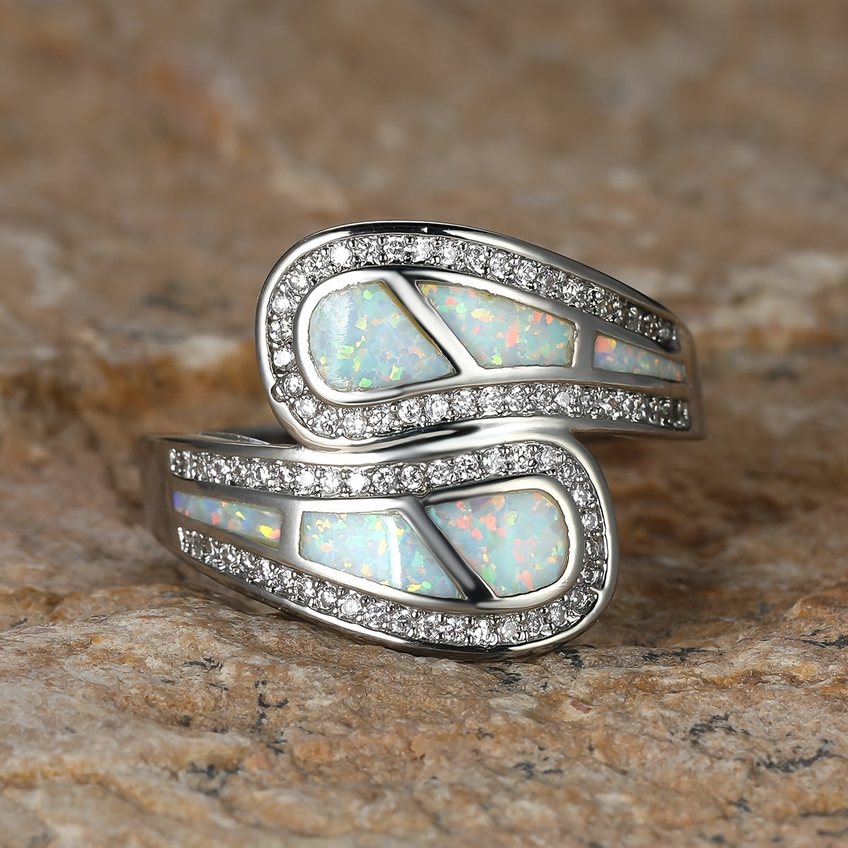 Anello Vintage Boho in Pietra Opale Bianca