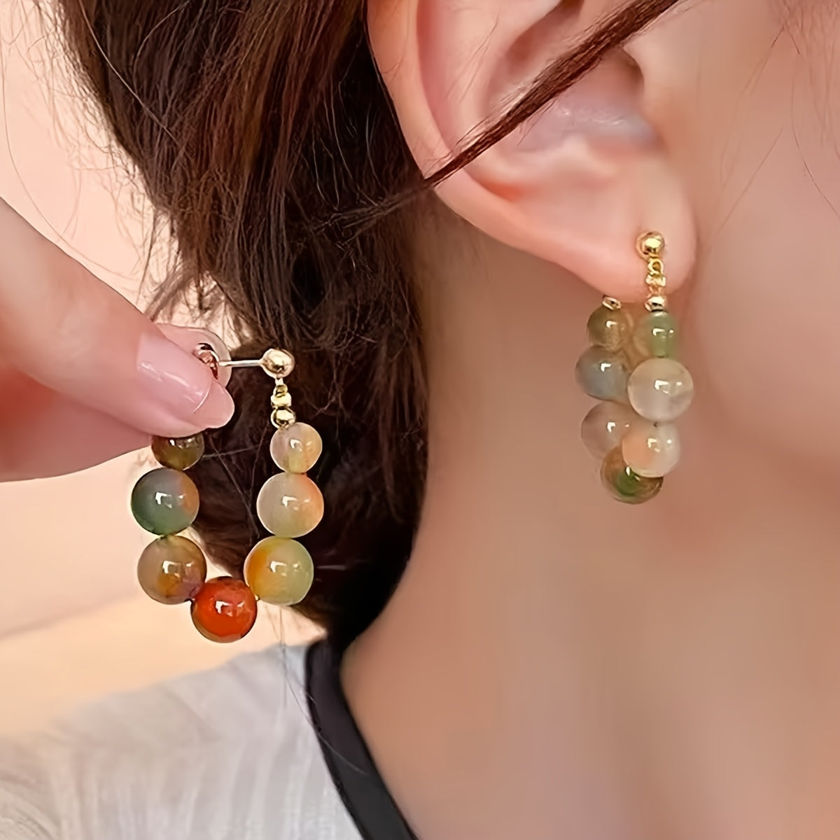 Orecchini a cerchio placcati in oro con perline in pietra naturale Boho
