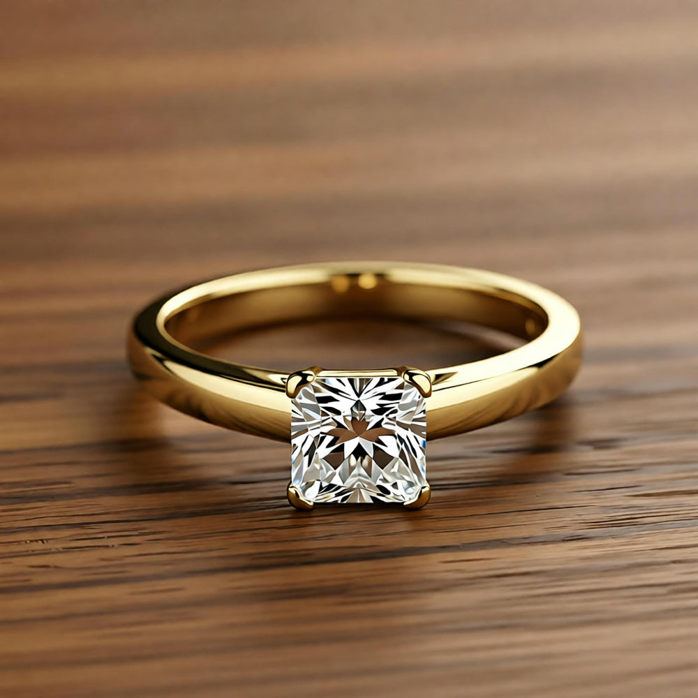 Anello quadrato in cristallo con oro bianco