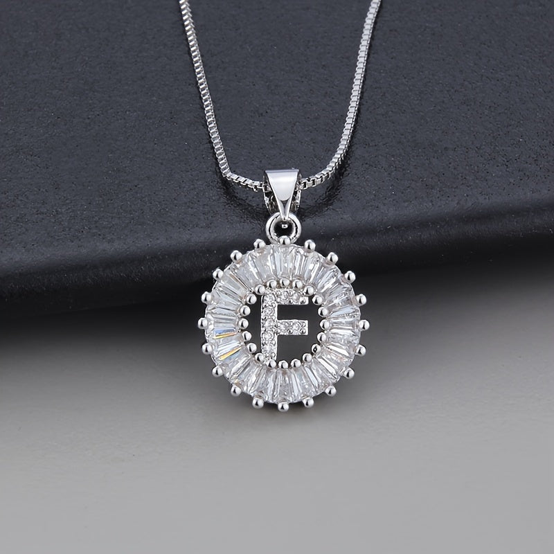 Collana in oro bianco con iniziale "Z" e zirconi