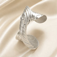Bracciale intrecciato in oro bianco opaco