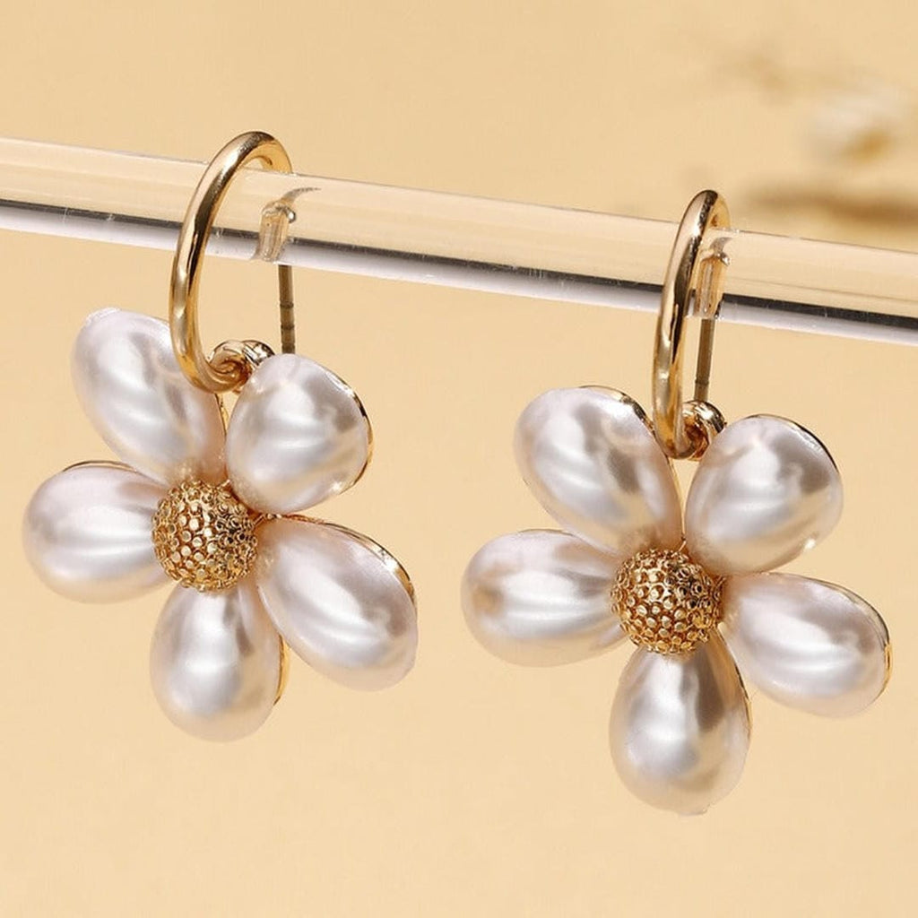 Orecchini a Goccia Margherita con Petali di Perla