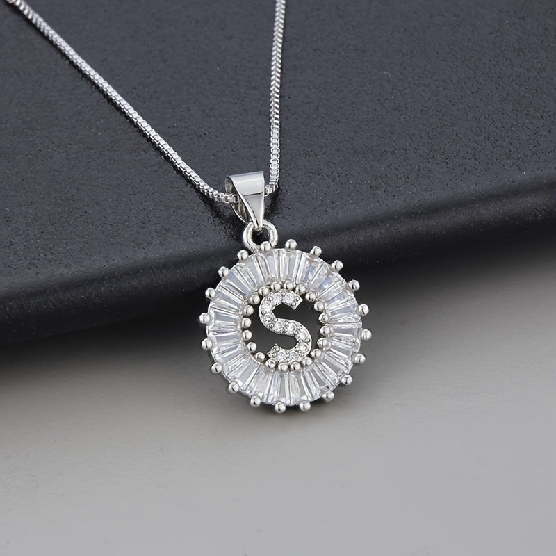 Collana in oro bianco con iniziale "Z" e zirconi