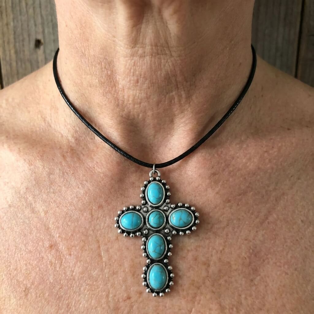 Collana con Pendente a Croce Turchese in Argento Retro