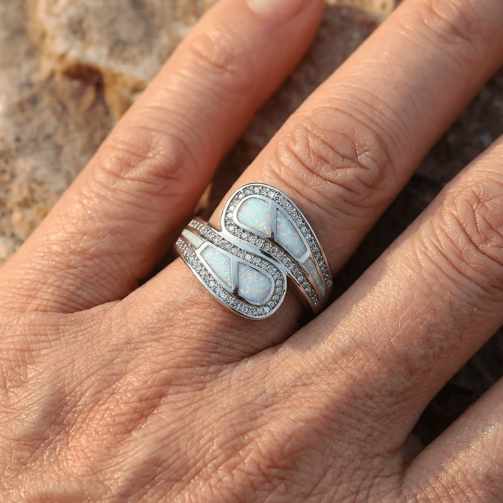 Anello Vintage Boho in Pietra Opale Bianca