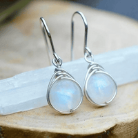 Orecchini Pendenti in Argento con Pietra di Luna