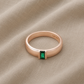 Elegante anello rettangolare con perle di lusso