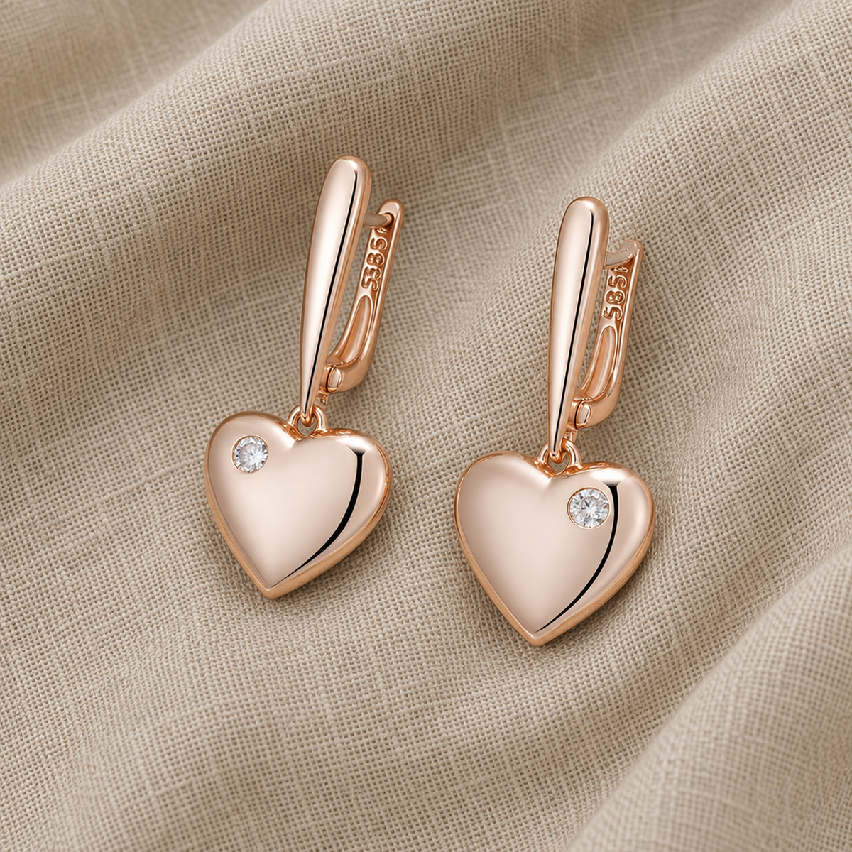 Moderne orecchini pendenti a cuore con zirconia rosa